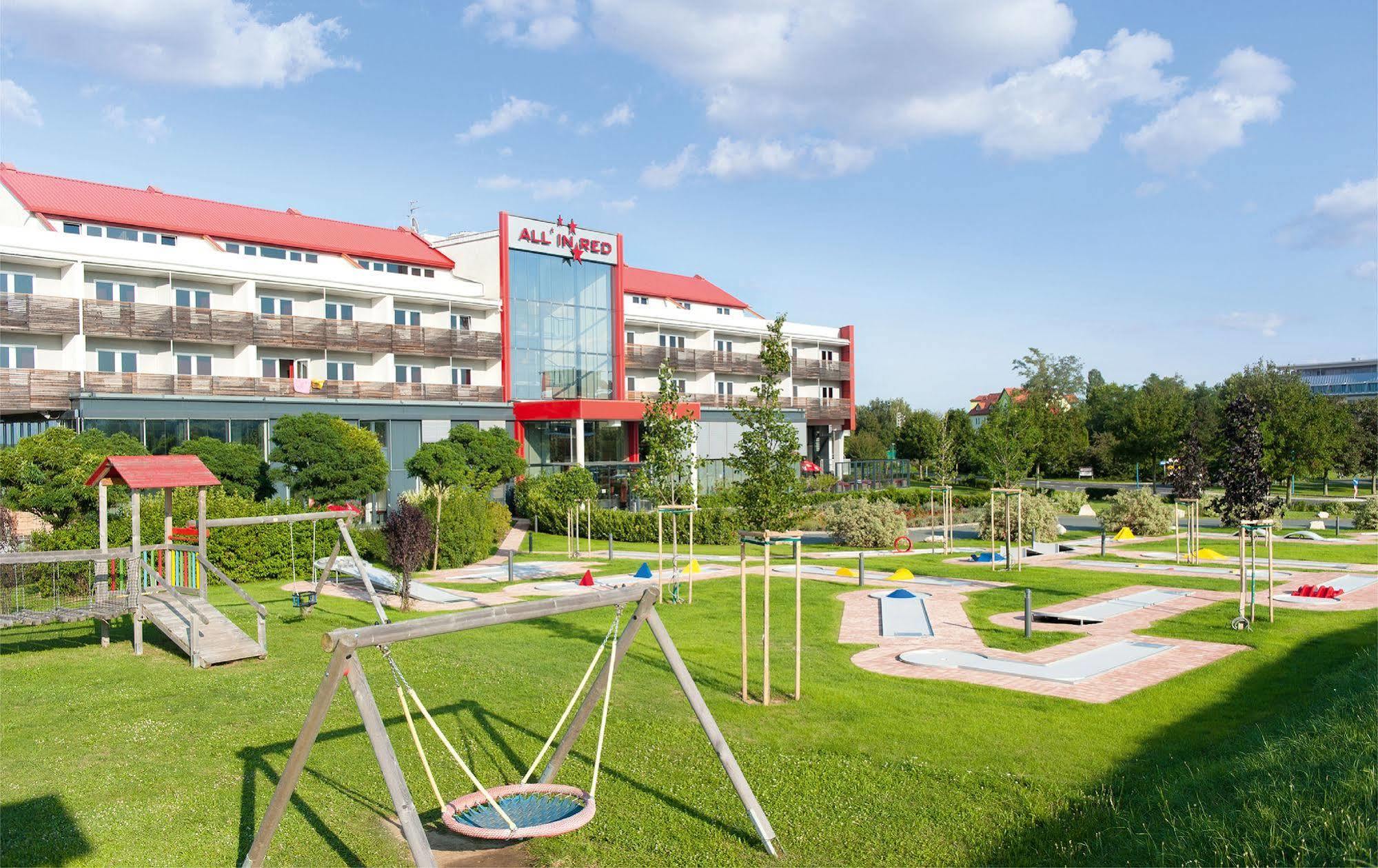 All In Red Thermenhotel Lutzmannsburg Exteriör bild